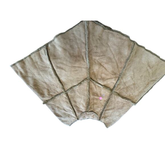"UGG" Tan Suede Poncho With Pockets SZ S/-M Warm Fairy Core PLZ READ! FINAL SALE - Picture 11 of 15